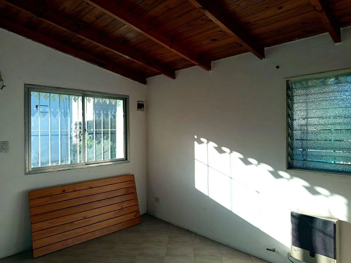 VENTA CASA 2  AMBIENTES + 3 LOCALES JOSE C PAZ 3
