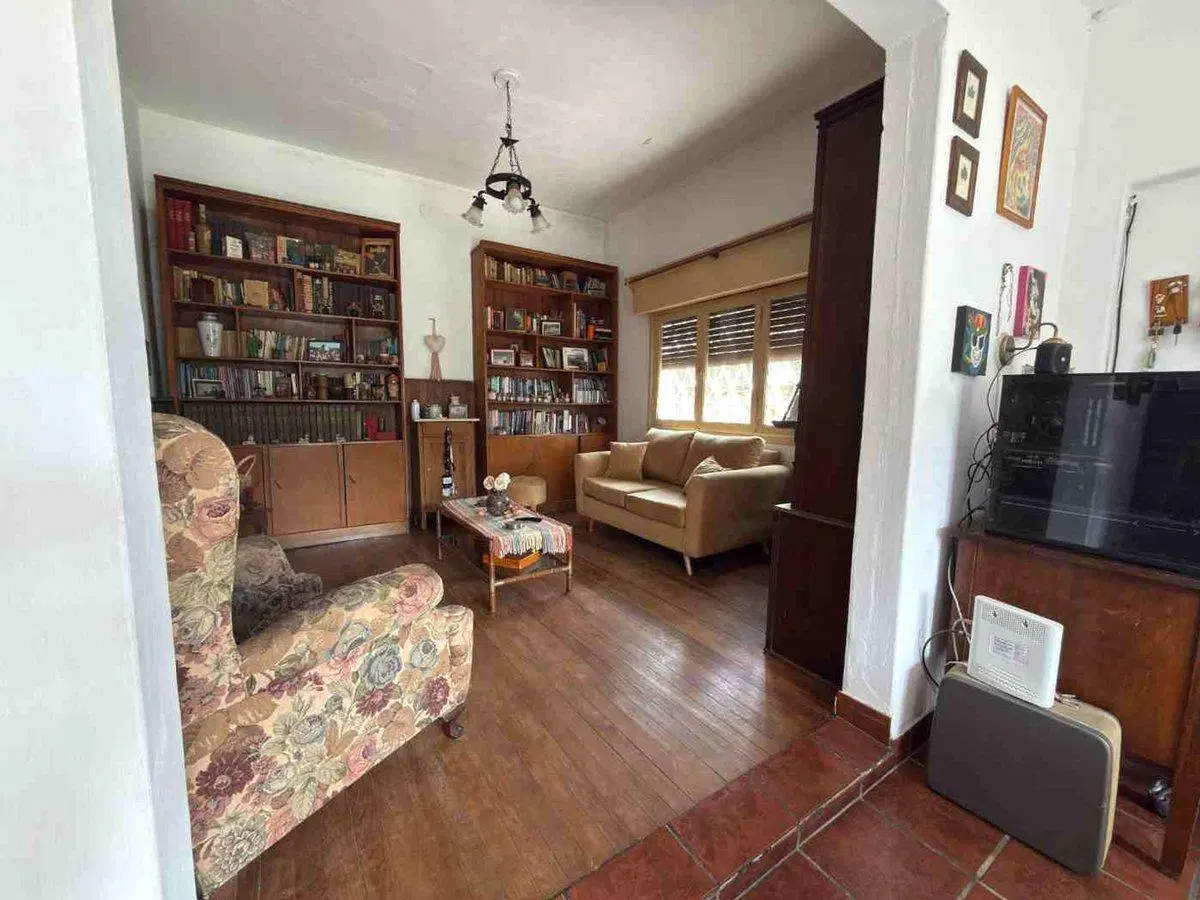 VENTA CASA 5 AMBIENTES ADOLFO SOURDEAUX 2
