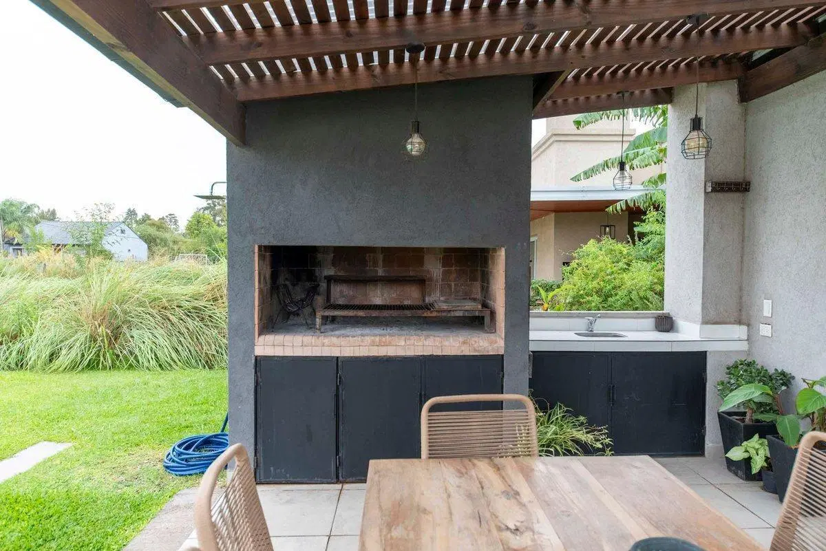 VENTA CASA 3 AMB C/PILETA STA LUCIA PILAR DEL ESTE 4