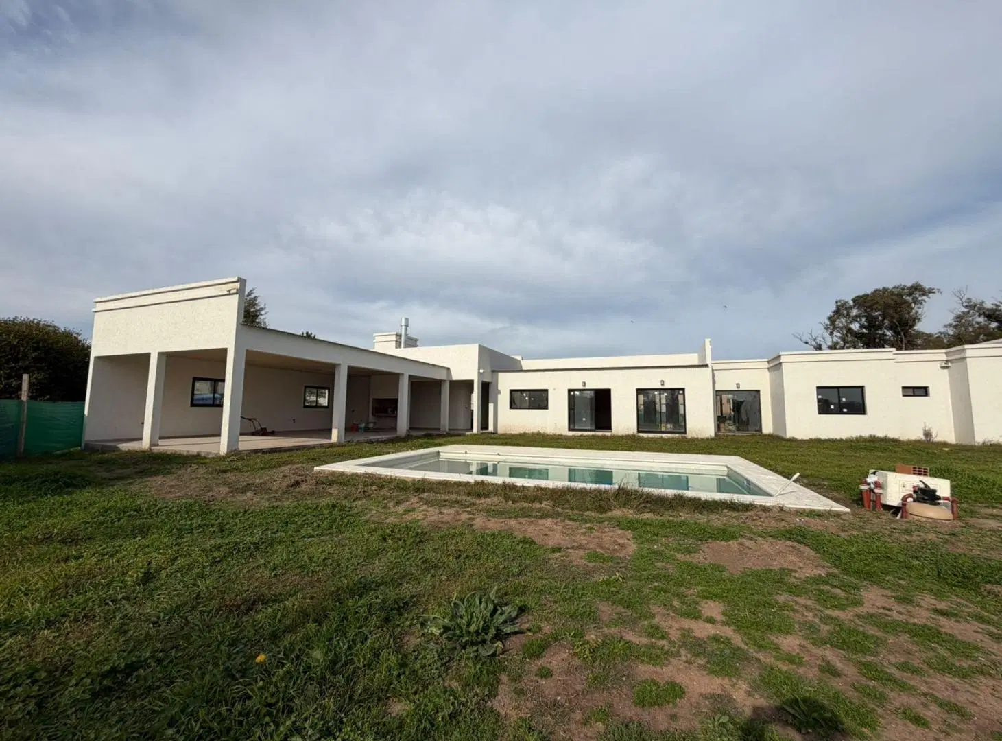 VENTA CASA A ESTRENAR COMARCAS DE LUJAN 5 AMB PISC 4