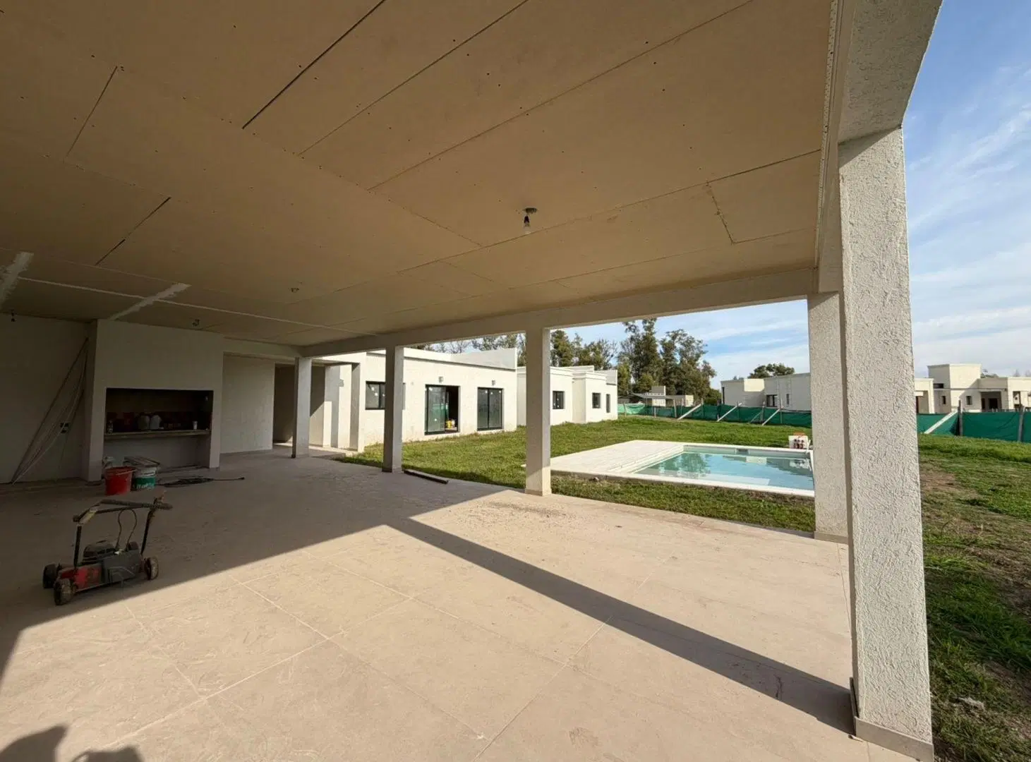 VENTA CASA A ESTRENAR COMARCAS DE LUJAN 5 AMB PISC 4