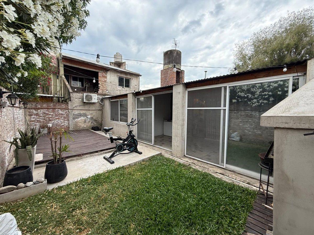 Foto de VENTA CASA 4 AMB. VILLA DE MAYO. PARQUE, imagen 4