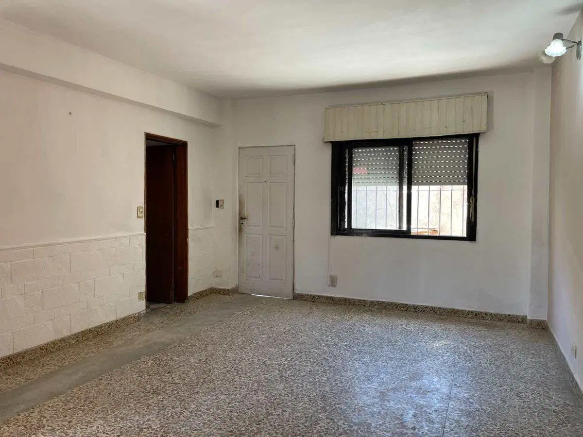 VENTA PH + LOCAL ZONA COMERCIAL ADOLFO SOURDEAUX 2