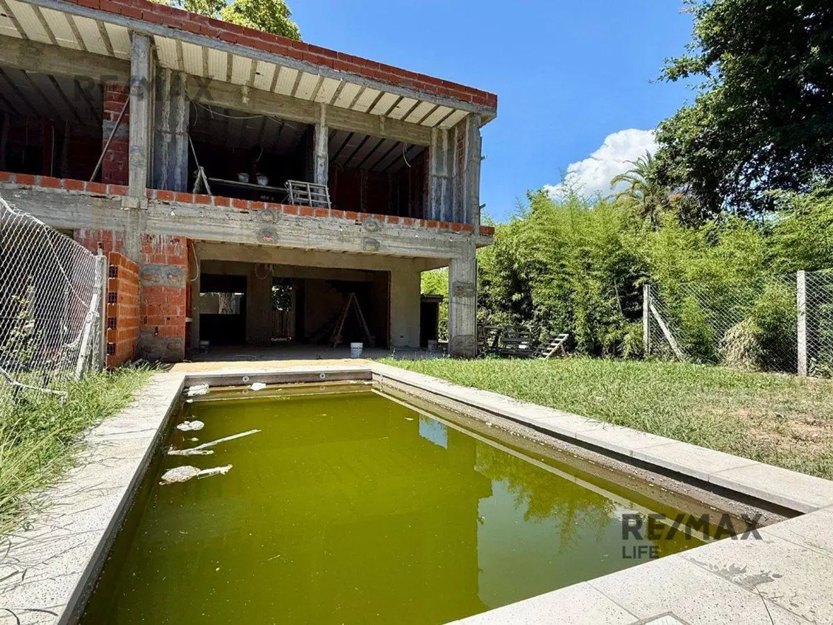 VENTA DE CASA EN BARRIO CERRADO EN BELLA VISTA 3
