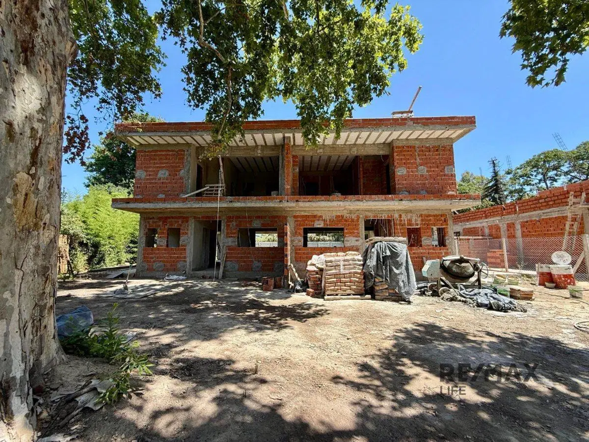 VENTA DE CASA EN BARRIO CERRADO EN BELLA VISTA 4