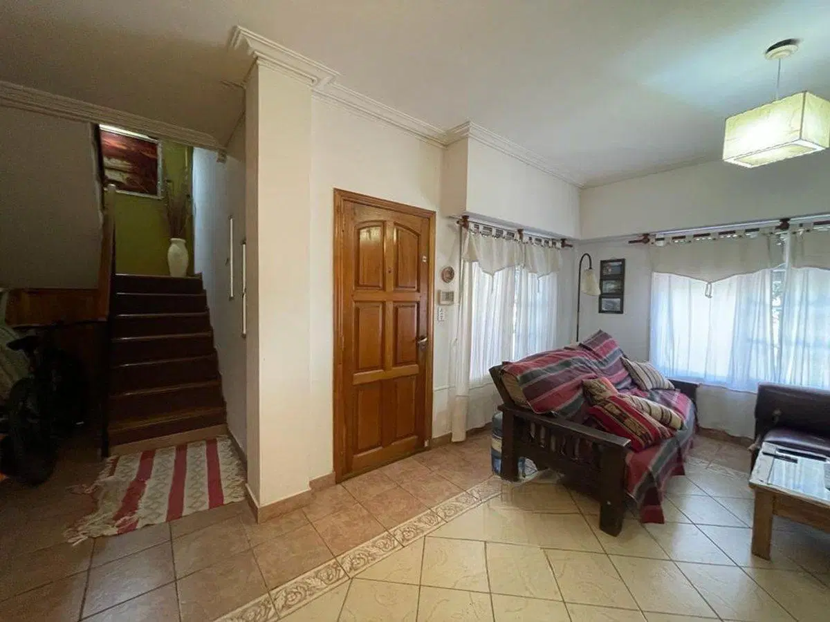 VENTA CASA 4 AMB LOS POLVORINES PILETA PERMUTA 5