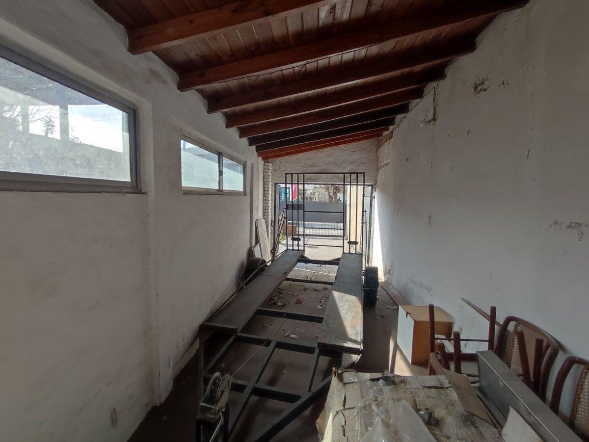 Foto de CASA 4 AMBIENTES VENTA BELLA VISTA-COCHERAS,JARDÍN, imagen 2