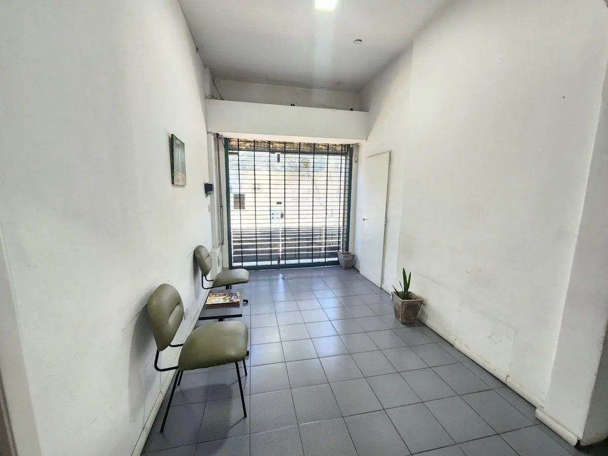 VENTA PH, MORON, 3 OFICINAS + LOCAL + DEPARTAMENTO 5