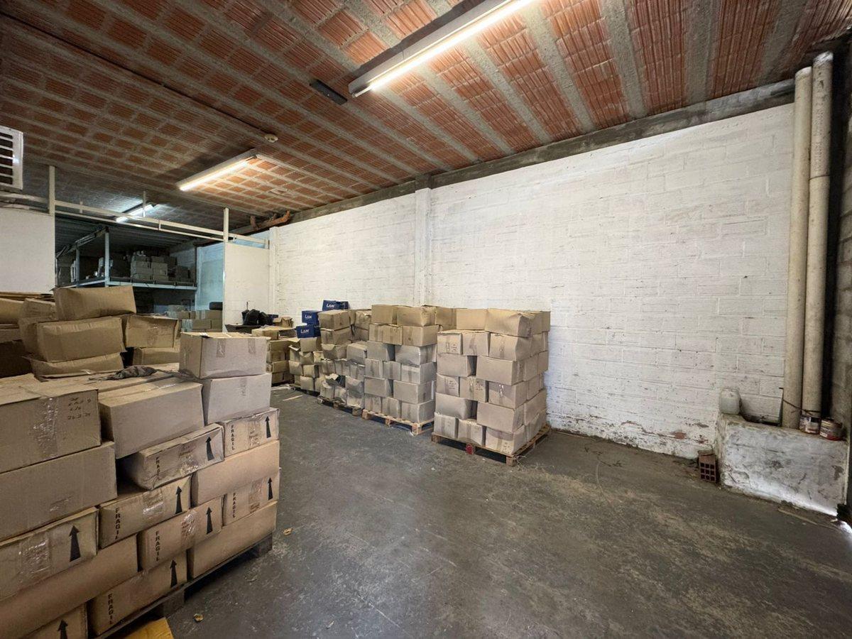 VENTA DEPOSITO CON OFICINAS MONTACARGA ITUZAINGO