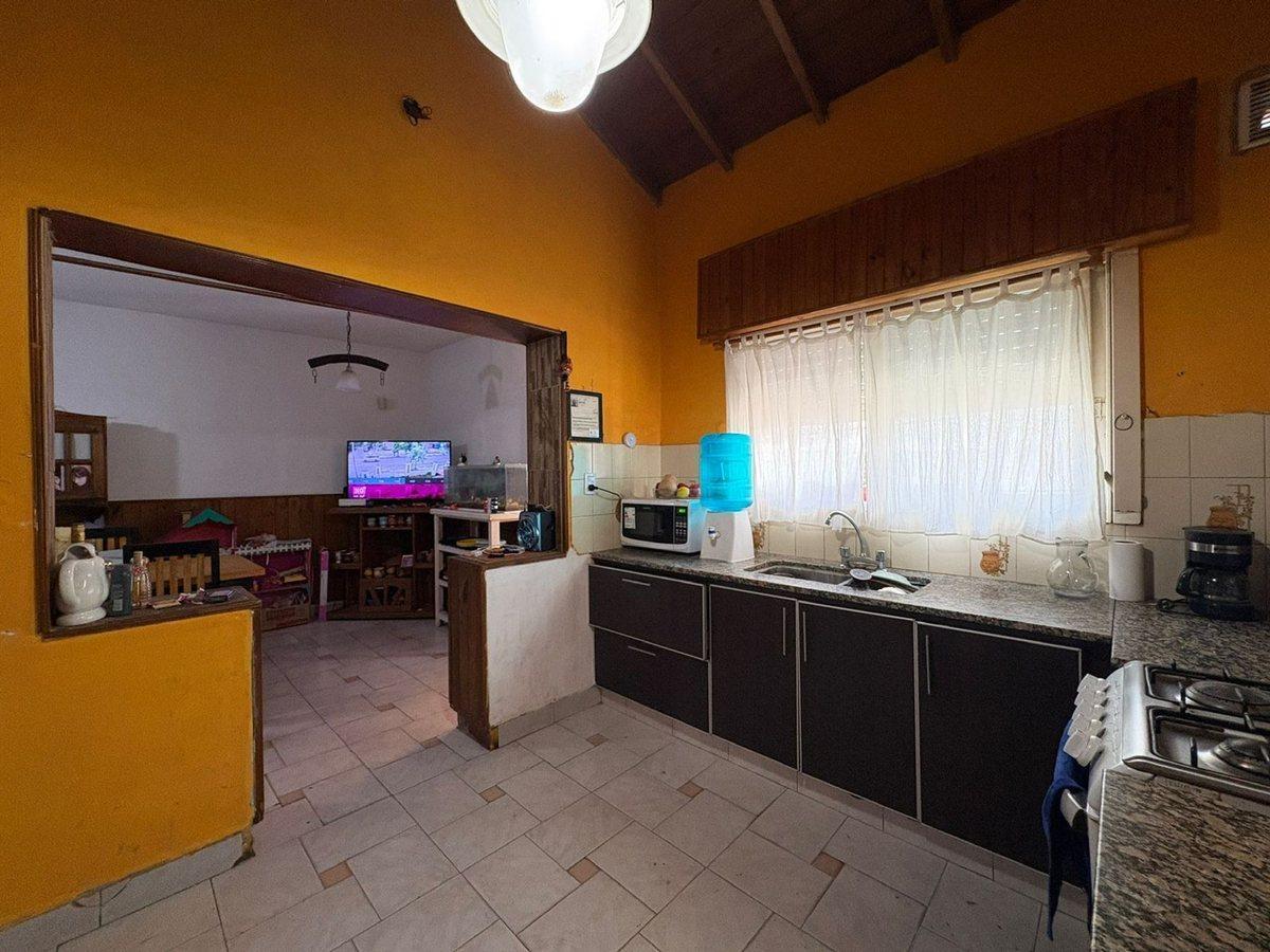 Foto de VENTA CASA 3 AMBIENTES APTA CREDITO - JOSE C PAZ, imagen 2