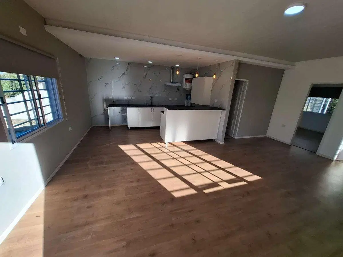 VENTA BLOQUE LOCAL + DEPTO 3 AMB A ESTRENAR J C P 4
