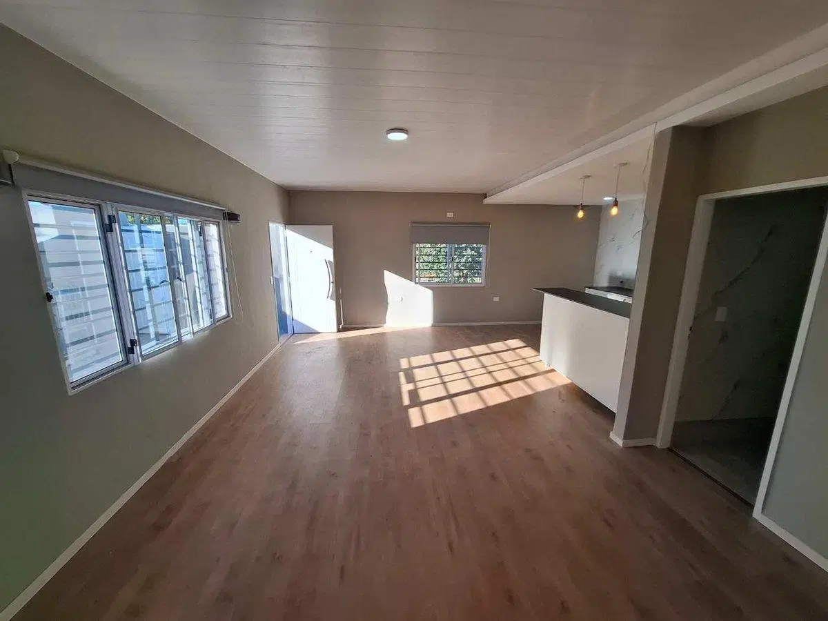 VENTA BLOQUE LOCAL + DEPTO 3 AMB A ESTRENAR J C P 3