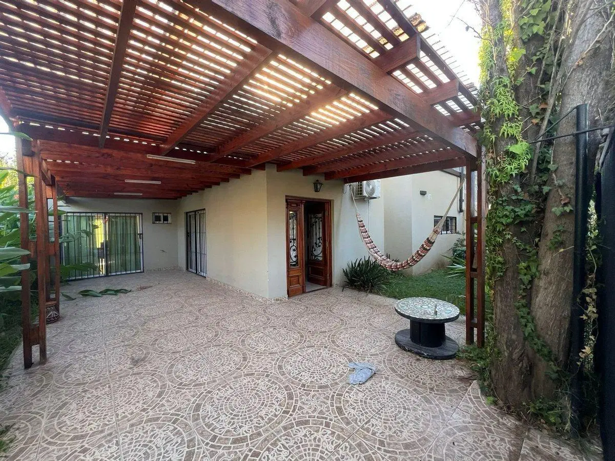 VENTA CASA 4 AMBIENTES MONTECARLO PILAR 2