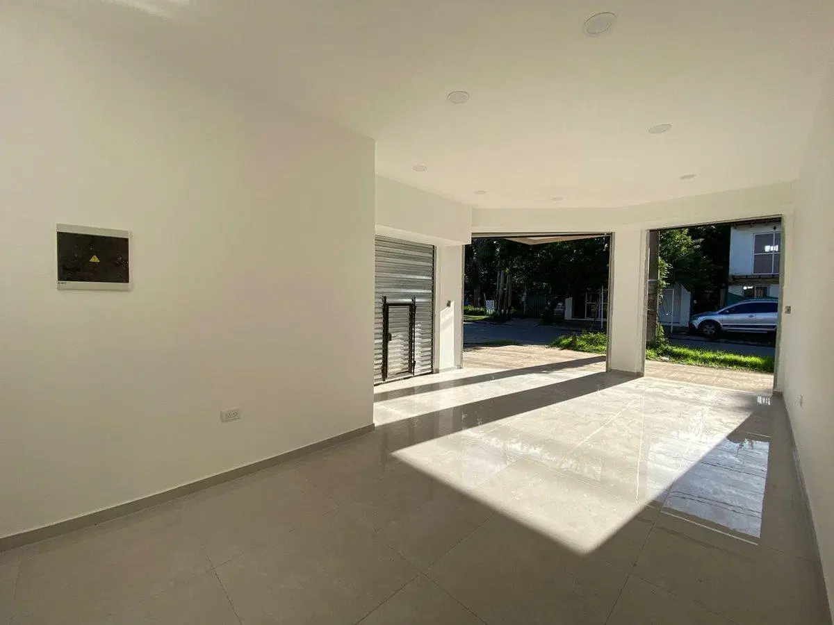 VENTA LOCAL ESQUINA, PASO DEL REY, MORENO 5