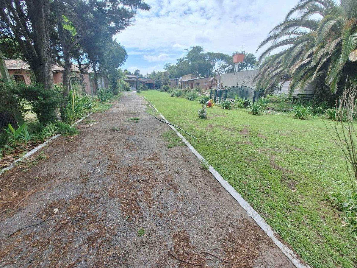 Venta Quinta 1100 m2, casa quincho, pileta, Merlo
