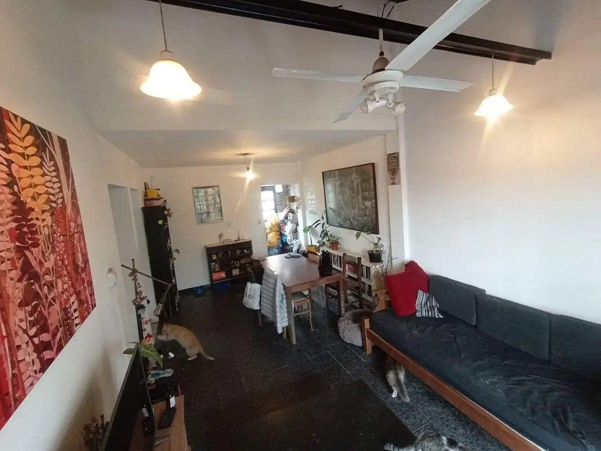 VENTA CASA 4 AMB + 2 LOCALES MORON 5
