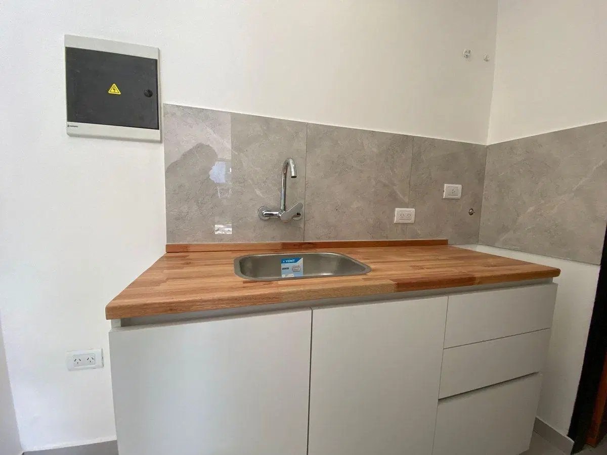 VENTA LOCAL  MEDIANERA, PASO DEL REY, MORENO 4