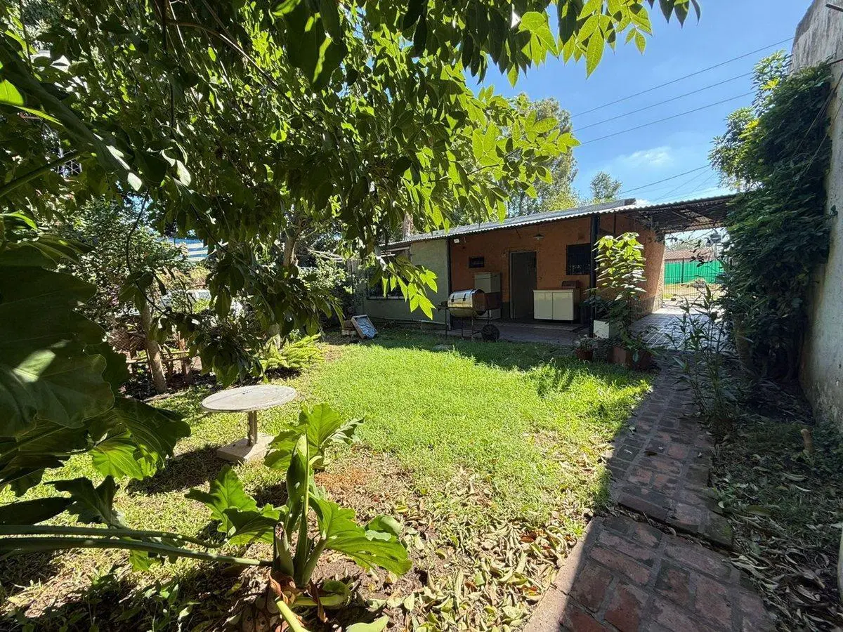 CASA 2 AMB PARQUE Y DEPARTAMENTO 2 AMB MORENO 5