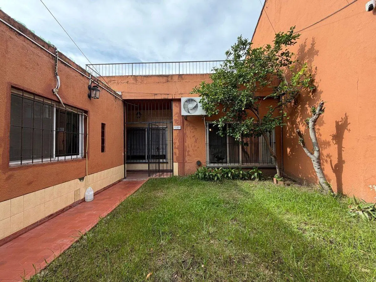 VENTA CASA 3 AMB COCHERA, A.CREDITO-VILLA ADELINA 5