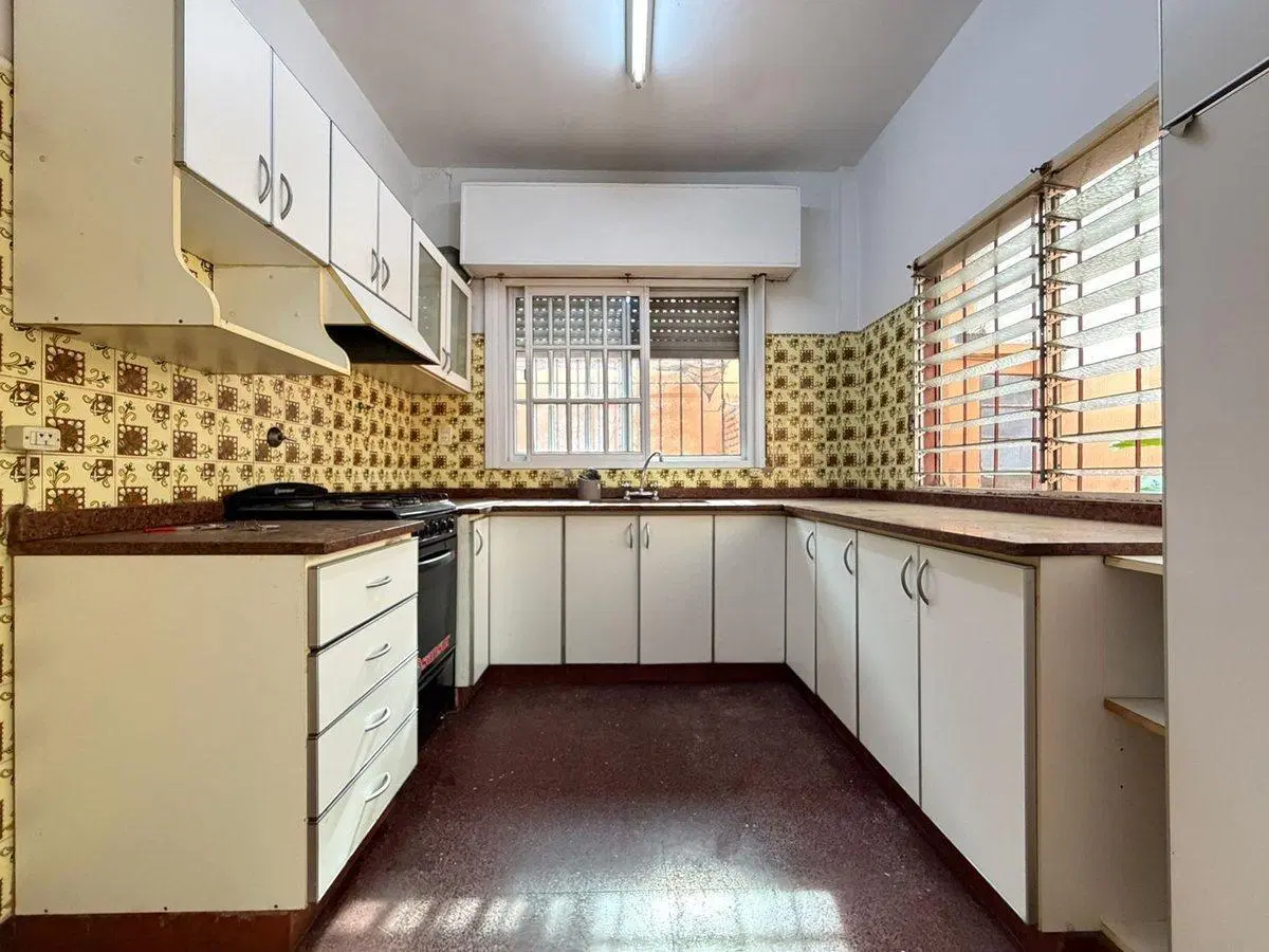 VENTA CASA 3 AMB COCHERA, A.CREDITO-VILLA ADELINA 2