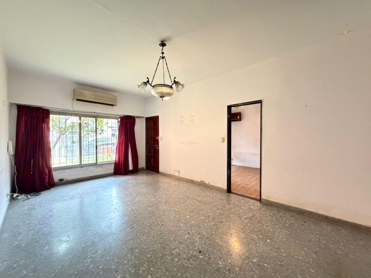 VENTA CASA 3 AMB COCHERA, A.CREDITO-VILLA ADELINA