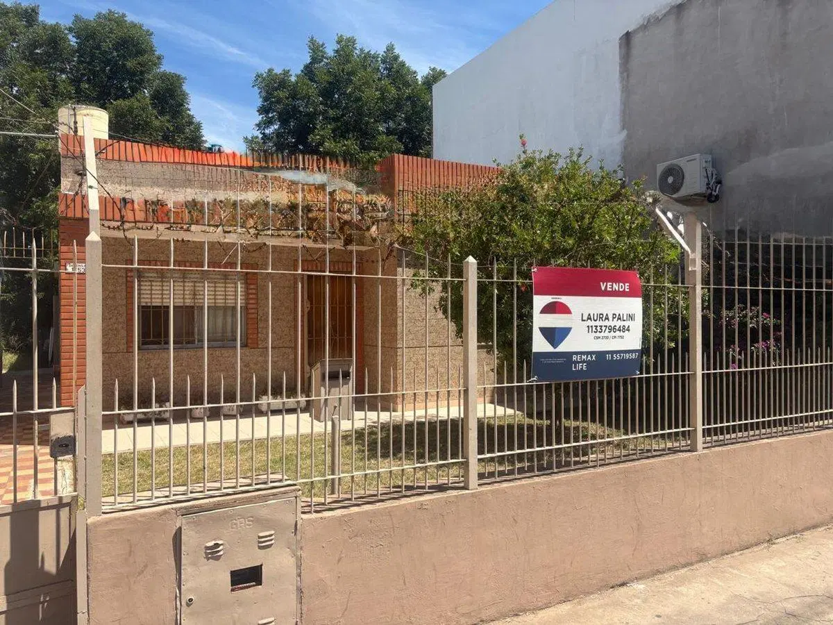 VENTA CASA CON LOCALES Y DEPTO EN SAN MIGUEL 3