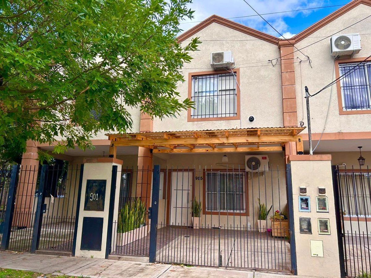 VENTA TRIPLEX 4 AMB PLAYROOM PATIO GARAGE MUÑIZ