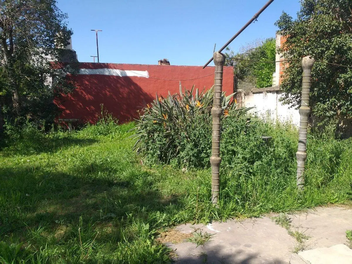 VENTA TERRENO Y CASA 3AMB A RECICLAR GRAND BOURG 2
