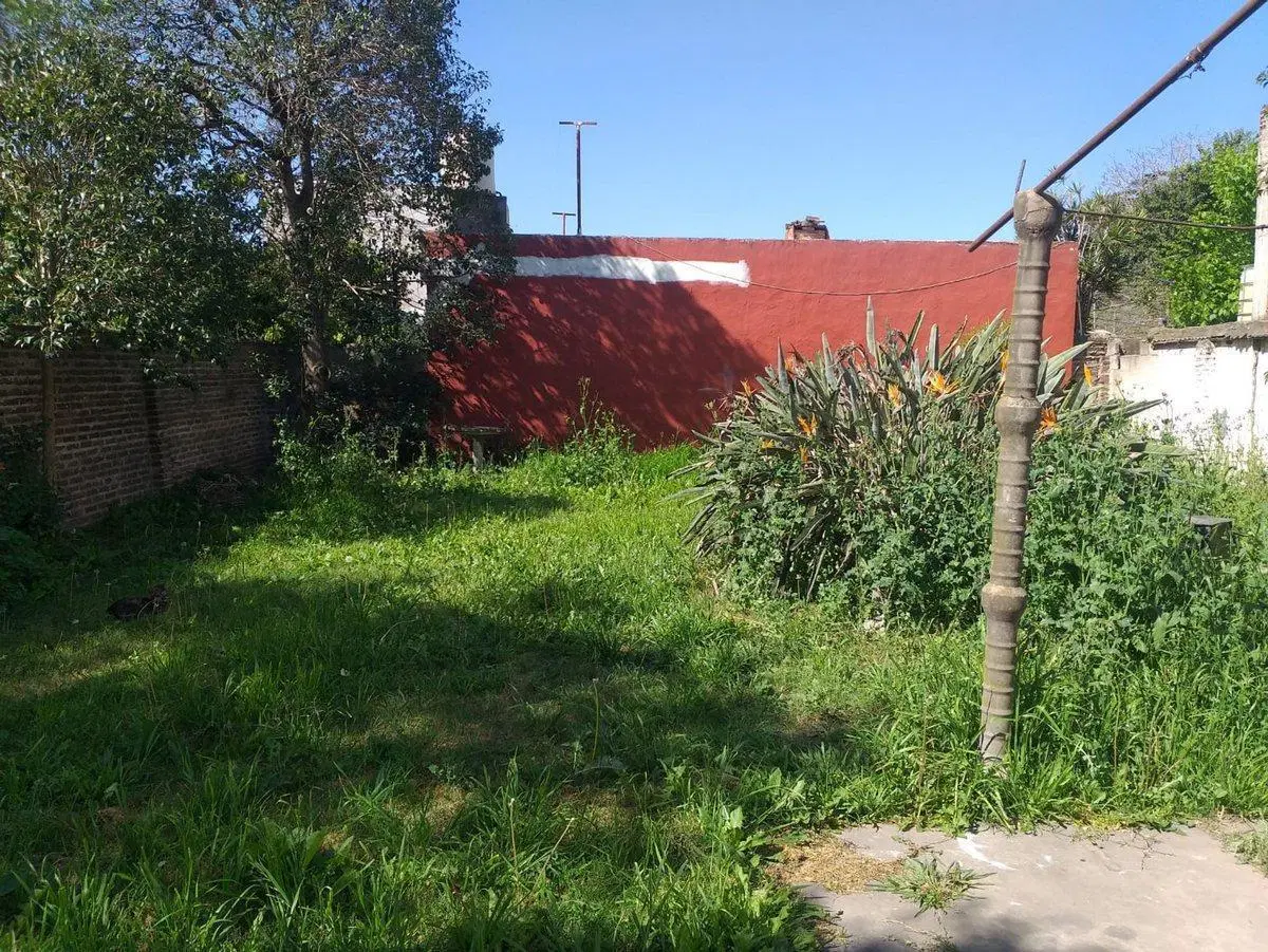 VENTA TERRENO Y CASA 3AMB A RECICLAR GRAND BOURG 5