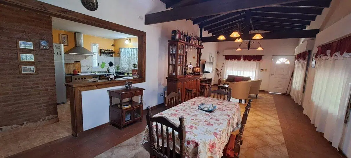 VENTA CASA 4 AMB C/PISCINA Y QUINCHO PASO DEL REY 8