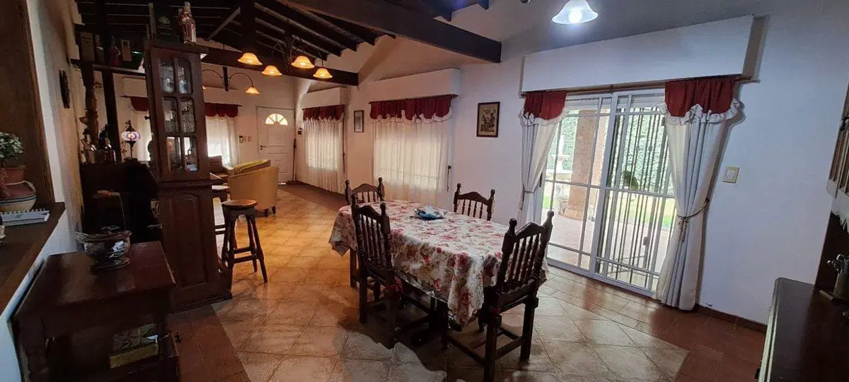 VENTA CASA 4 AMB C/PISCINA Y QUINCHO PASO DEL REY 5