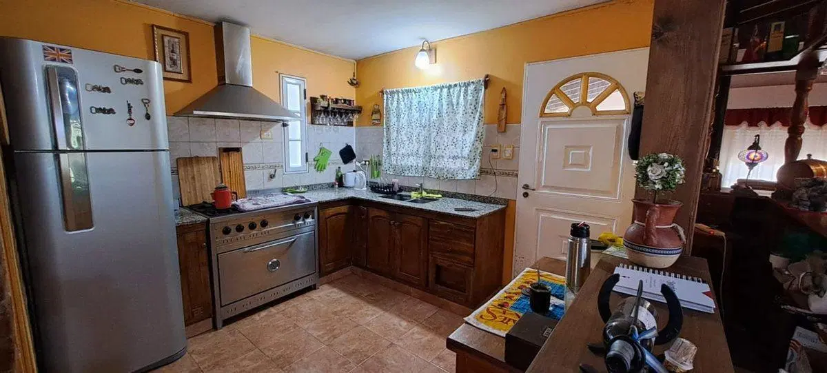 VENTA CASA 4 AMB C/PISCINA Y QUINCHO PASO DEL REY 3