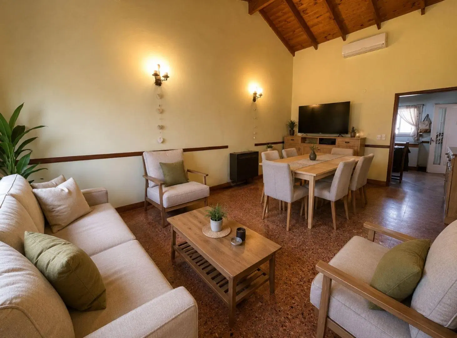 VENTA CASA 3 AMB COCHERA Y PILETA EN V. DE MAYO 5