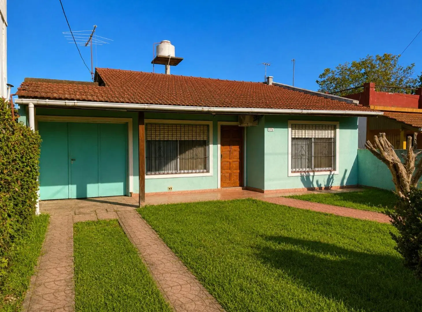 VENTA CASA 3 AMB COCHERA Y PILETA EN V. DE MAYO 2