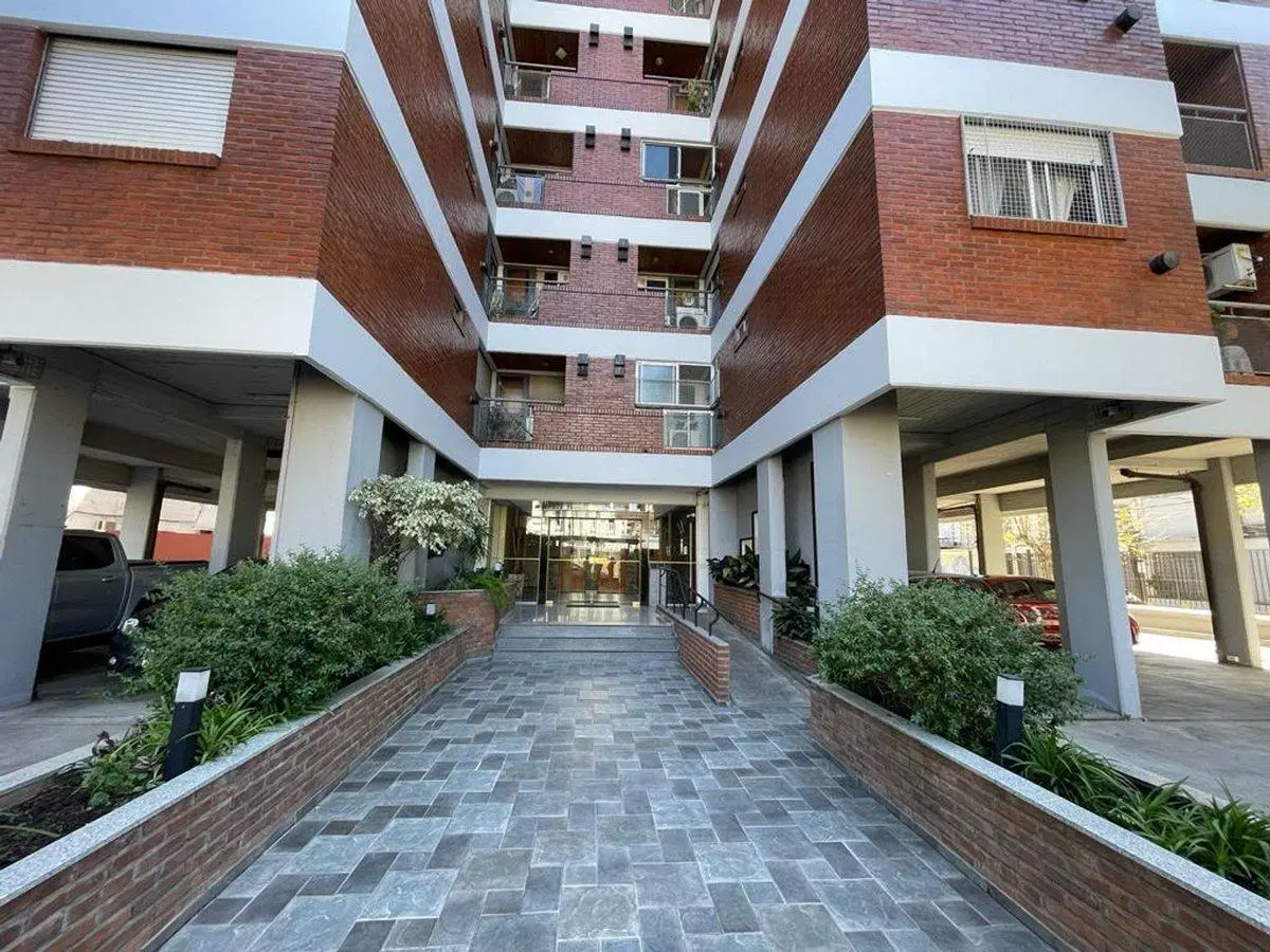 VENTA DPTO 2AMB BALCON + 4 BAULERAS EN RAMOS MEJIA 2