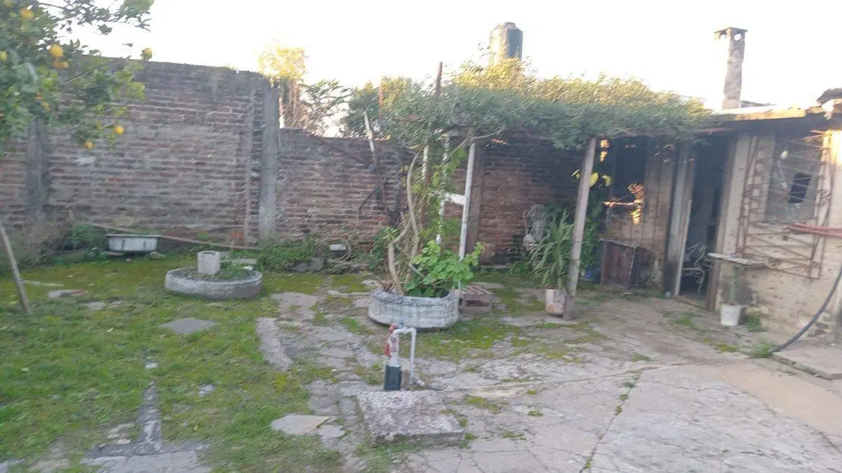 VENTA  CASA  3 AMB MORENO 4