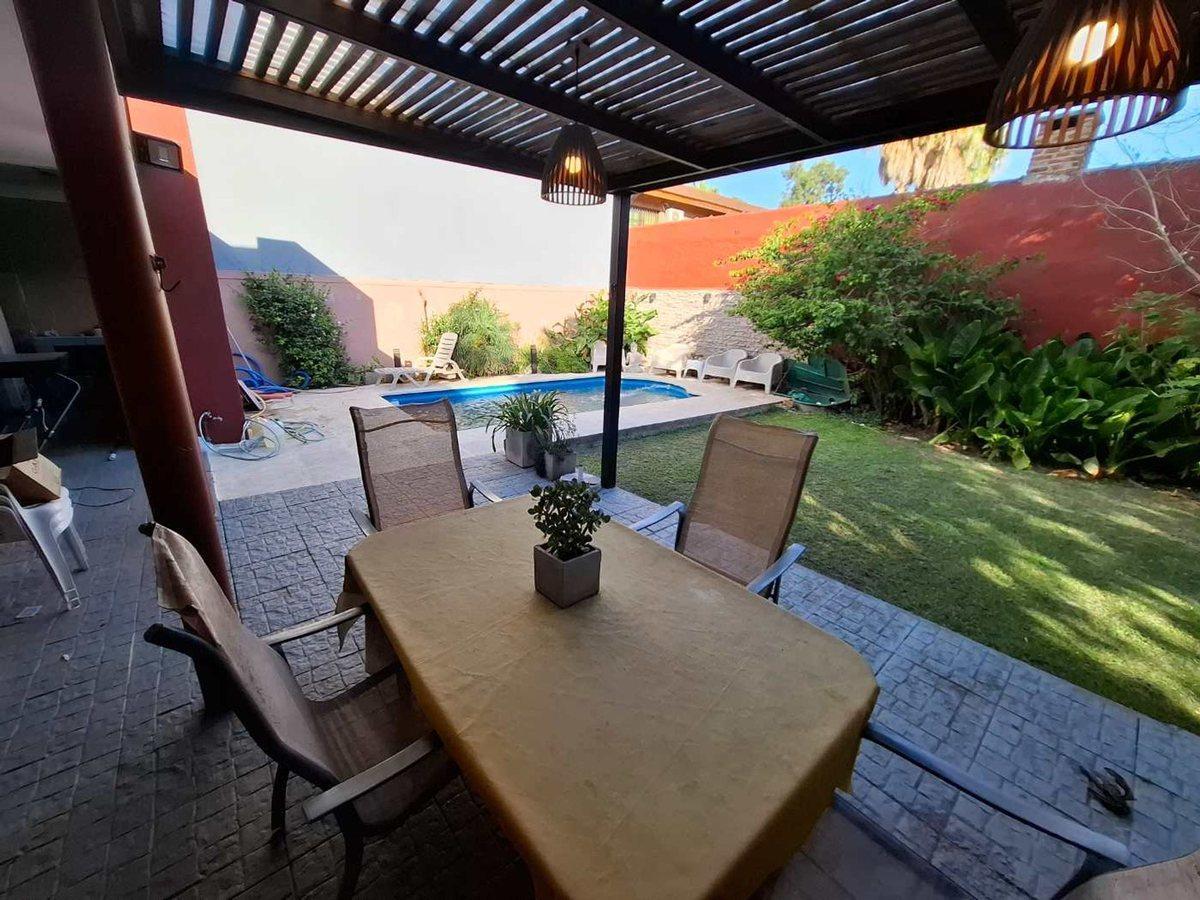 VENTA CASA ITUZAINGÓ 4 AMB PILETA PATIO 2 COCHERAS
