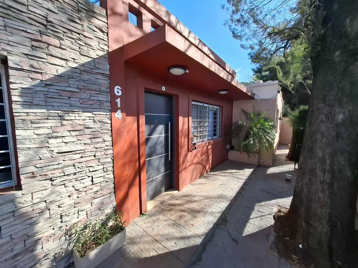 VENTA CASA ITUZAINGÓ 4 AMB PILETA PATIO 2 COCHERAS 3