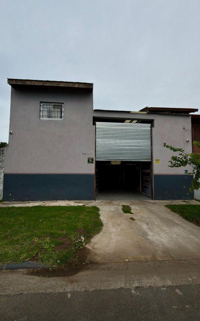 VENTA CASA 3 AMB + GALPON/ DEPOSITO COMERCIAL