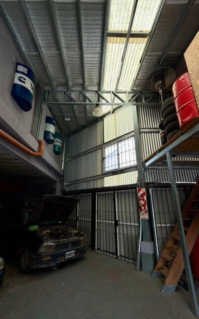 VENTA CASA 3 AMB + GALPON/ DEPOSITO COMERCIAL 2
