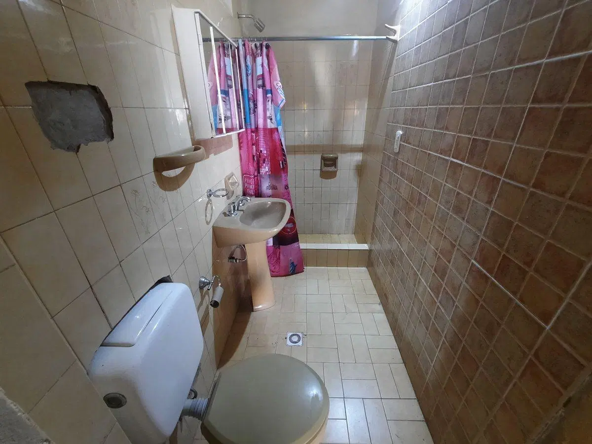Venta PH al fondo 3 ambientes A Modernizar 5