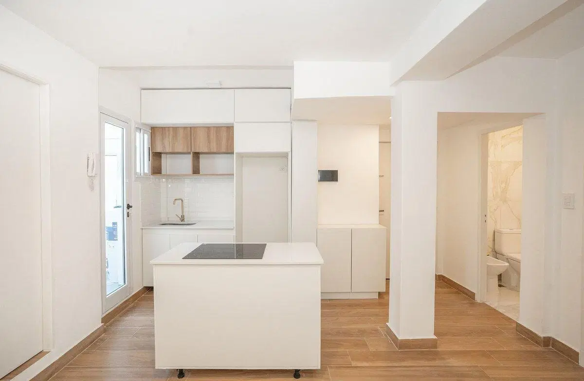 VENTA DPTO 2 AMB REFACCIONADO A NUEVO EN RECOLETA 3
