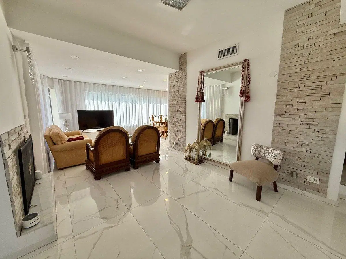 VENTA DE CASA EN BARRIO SAN MIGUEL DE GHISO 2