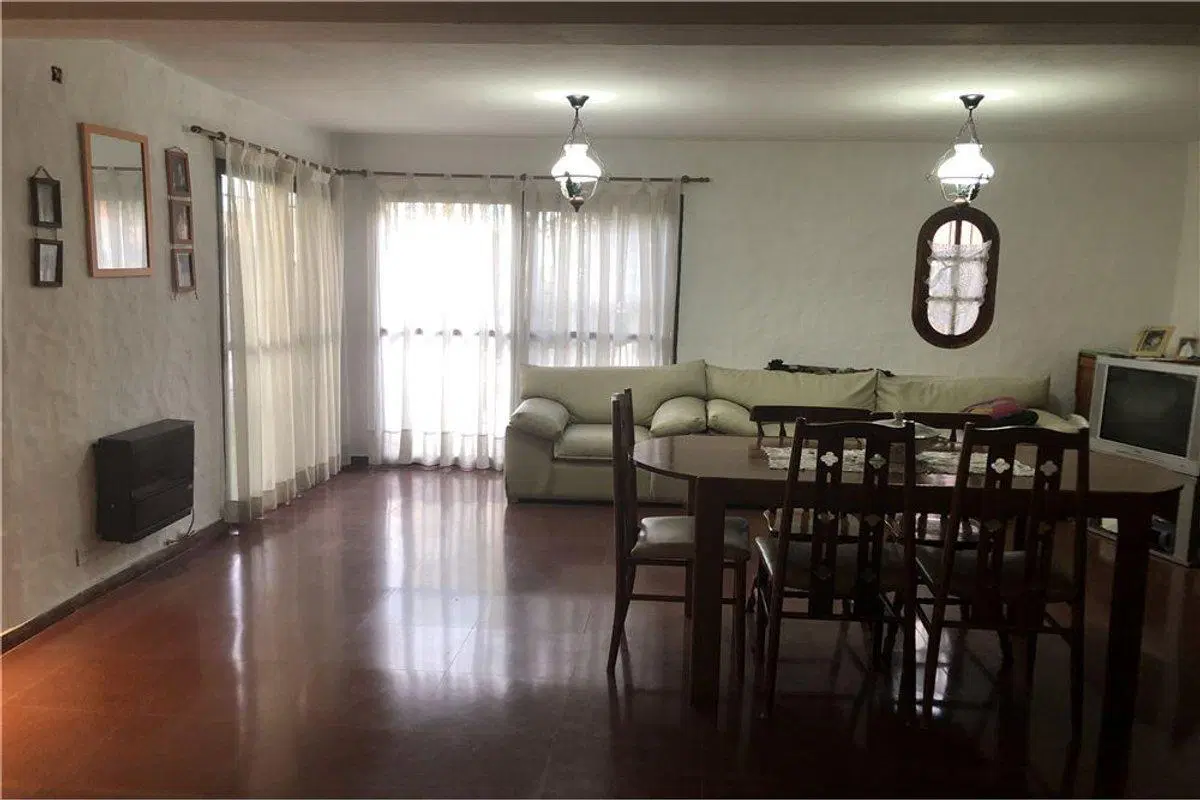 VENTA CASA 3/4  AMBIENTES MARTIN CORONADO 3