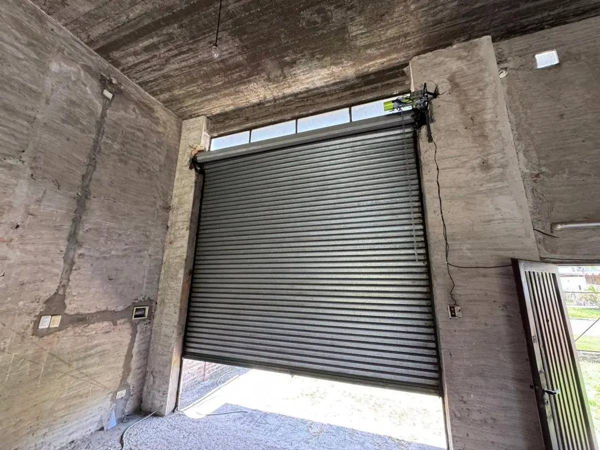 VENTA GALPÓN/DEPOSITO CON PATIO EN MERLO! 4