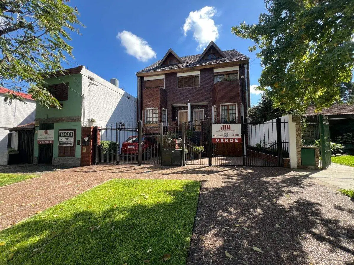 VENTA TRIPLEX 5 AMB CON JARDIN Y PARRILLA EN MORÓN 2