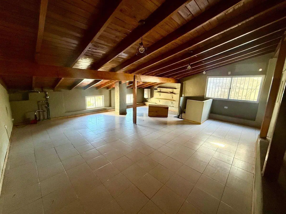 VENTA DE CASA 4 AMBIENTES EN BELLA VISTA 5