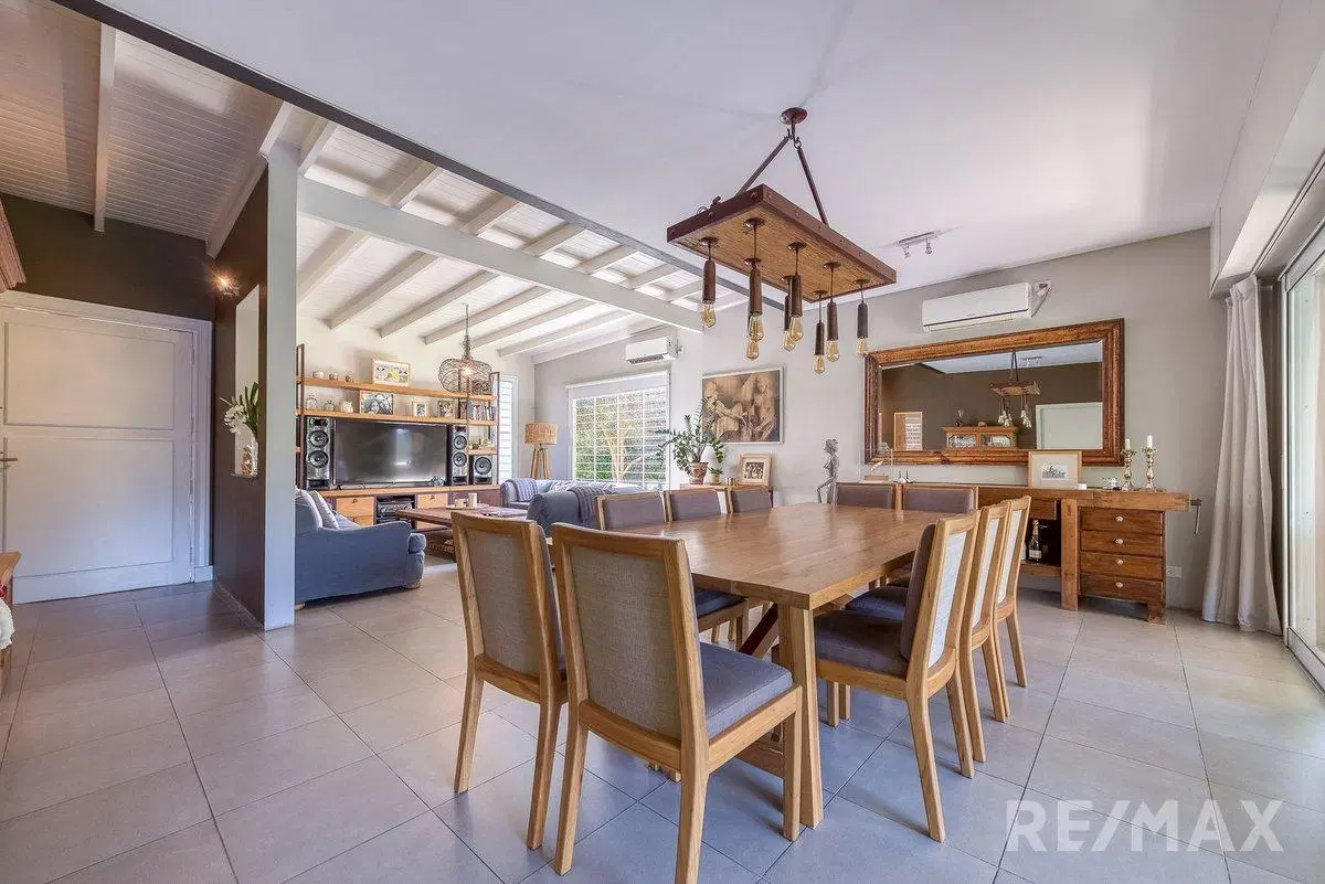 VENTA DE HERMOSA CASA EN BELLA VISTA 2
