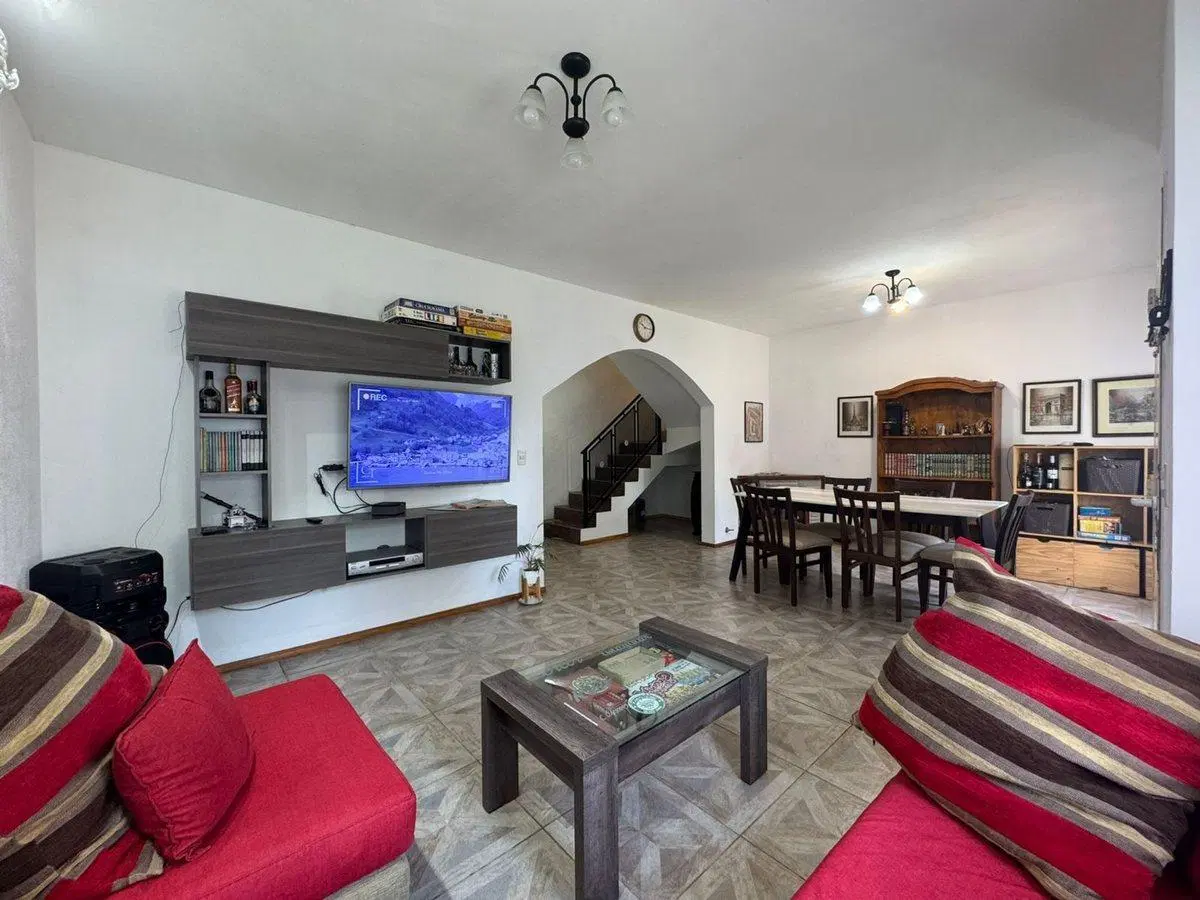 VENTA CASA 5 AMB CON QUINCHO COCHERA - HURLINGHAM 3