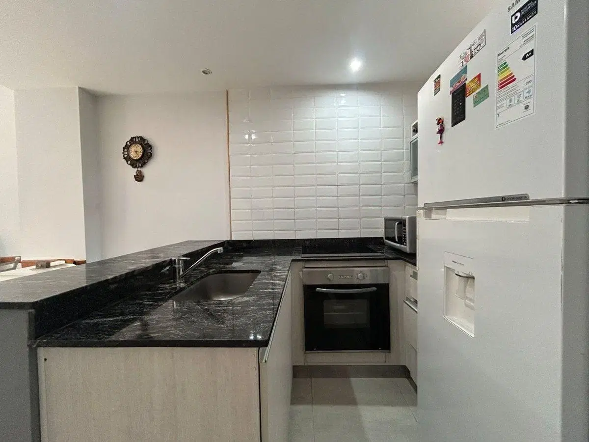VENTA PH 4 AMB P.BAJA  PATIO Y COCHERA V. URQUIZA 5